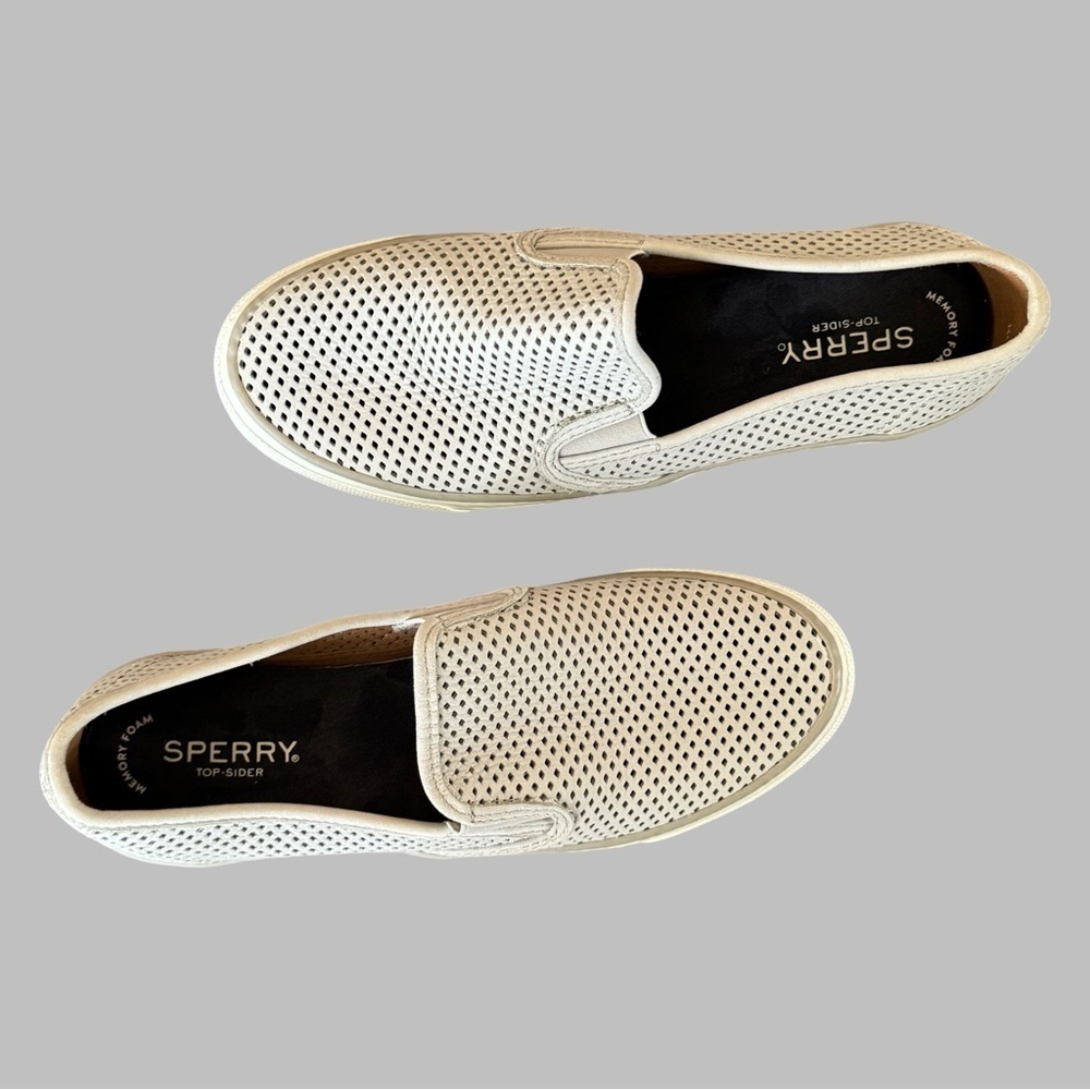 SPERRY Women’s Crest Twin Gore Performance Sneaker